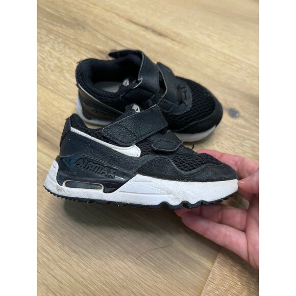 Nike AirMax Athletic Shoes Black size 6c Toddler - Picture 2 of 6